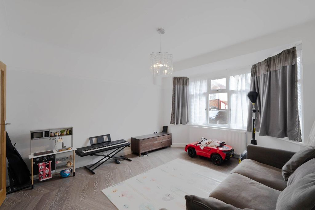 Property photo 2 of 13