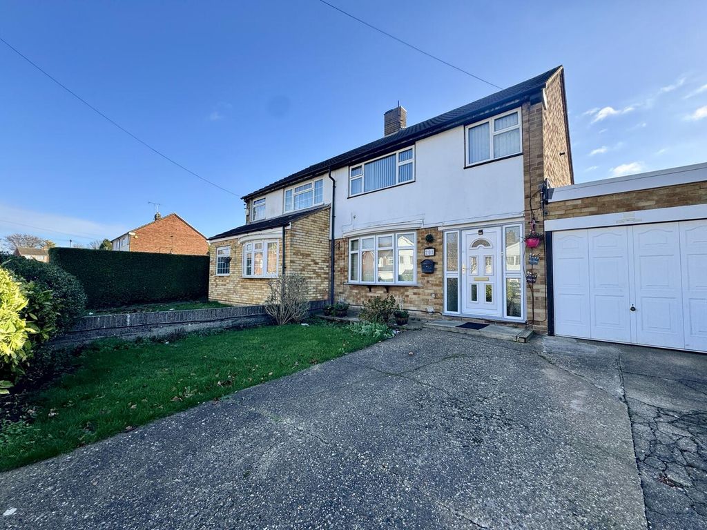 Property photo 1 of 11 Front (Exterior)