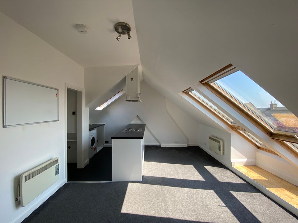 Property photo 2 of 14 Studio