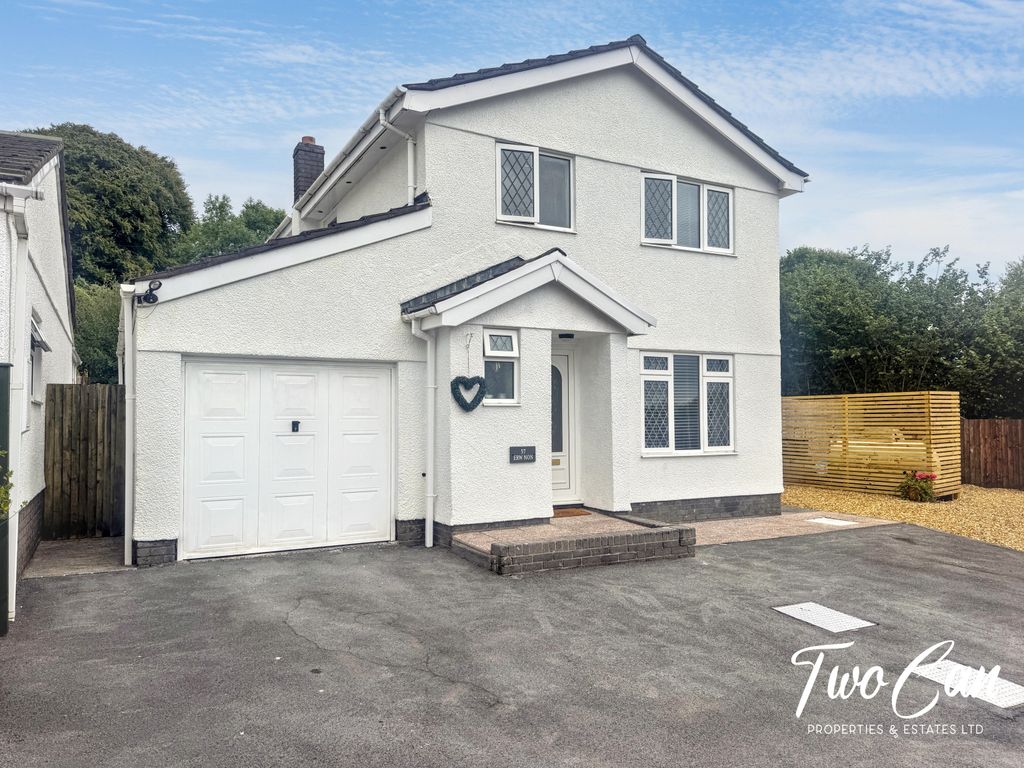 Property photo 1 of 28