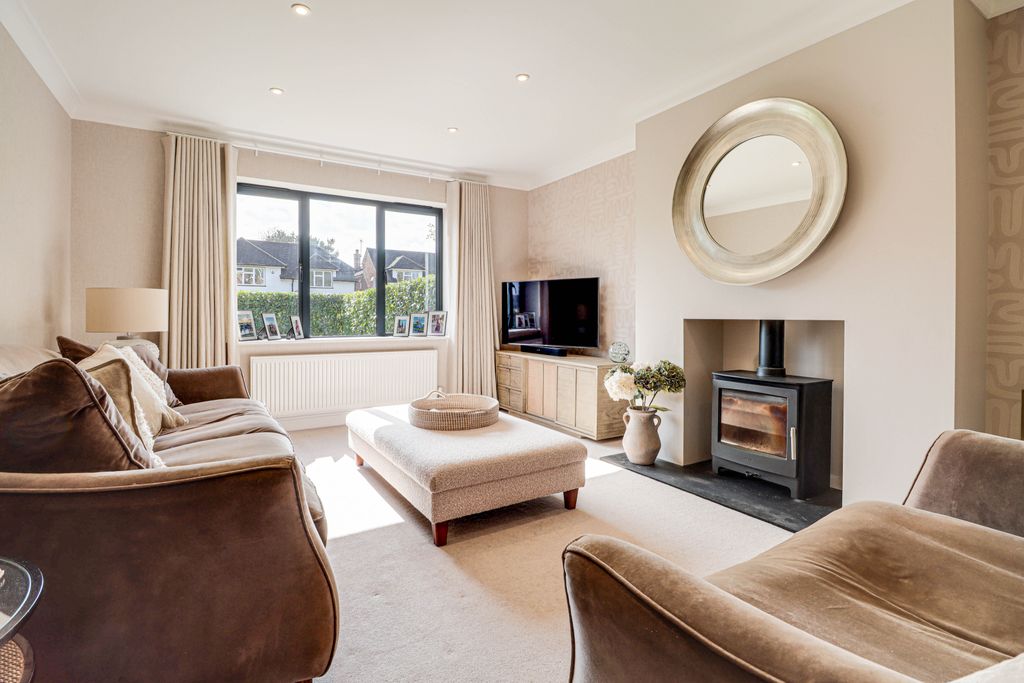 Property photo 2 of 22 Lounge