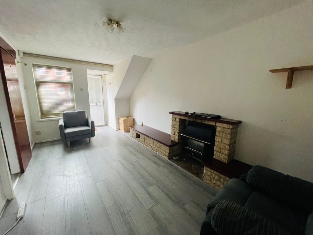 Property photo 2 of 5 Living Room