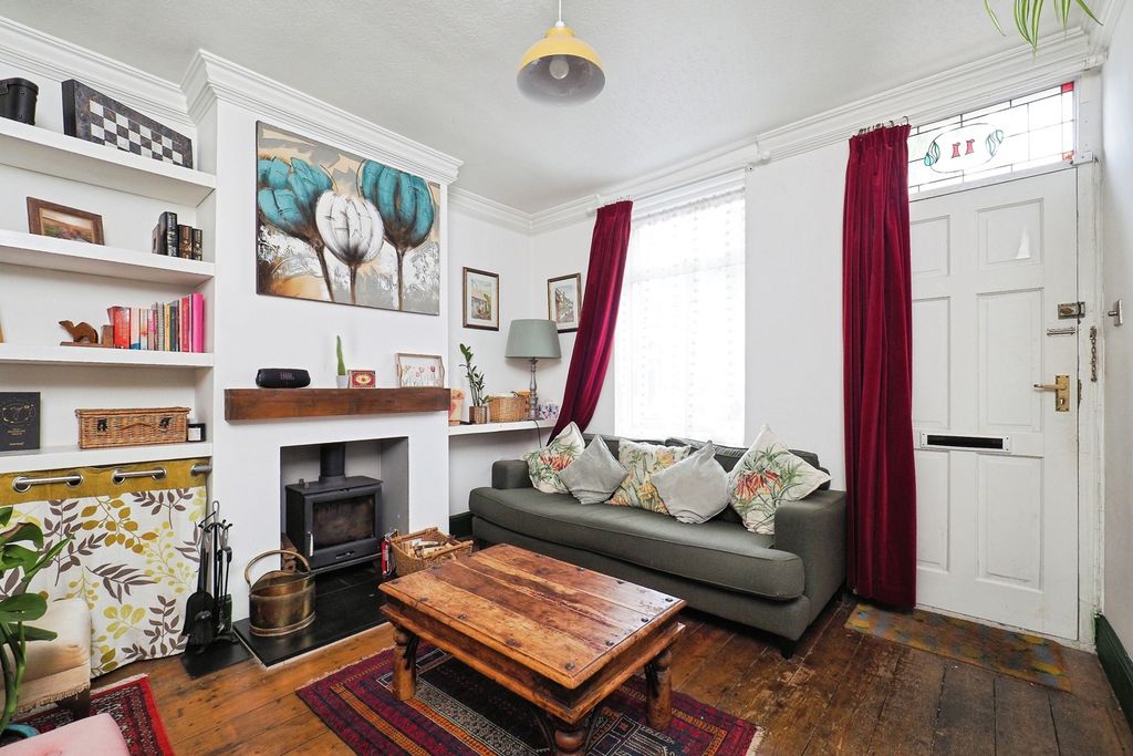 Property photo 2 of 18 Pbox-Img.Jpg