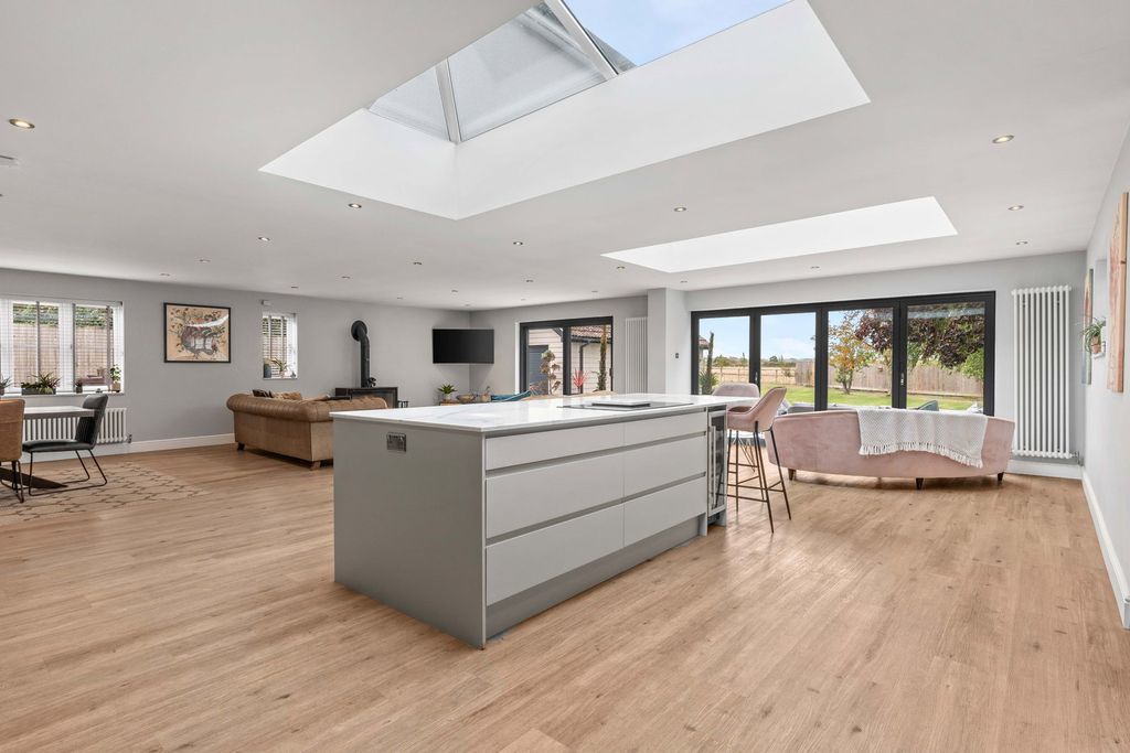 Property photo 3 of 63