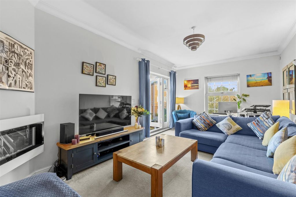 Property photo 2 of 13 64 Copperfields, Hp12 4An-8.Jpg