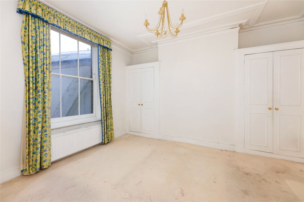 Property photo 3 of 7 Bedroom