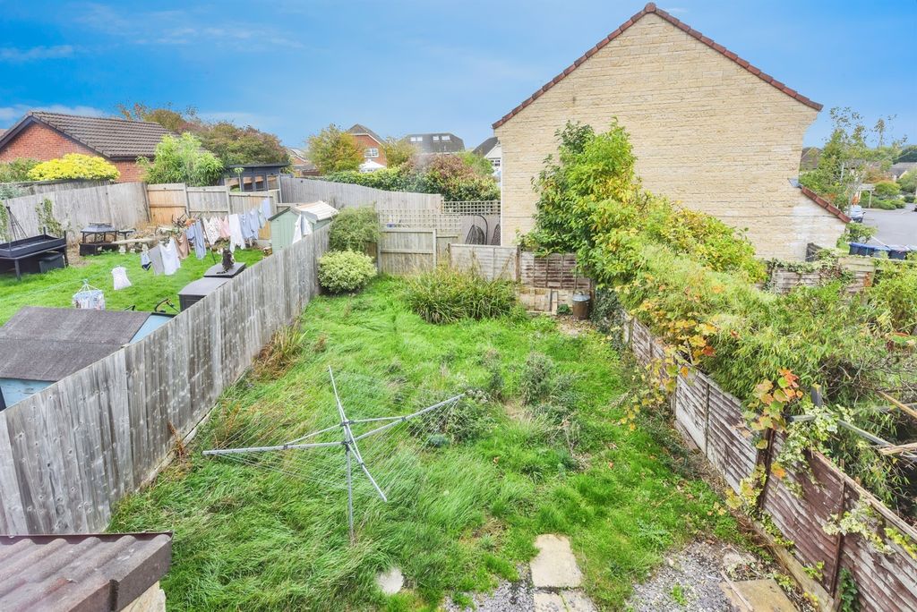 Property photo 3 of 17