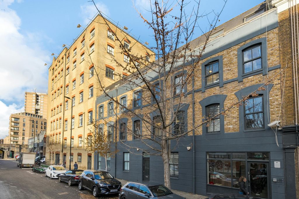 Property photo 3 of 9 13864225692ee8Ffd31d2Arw.Jpg