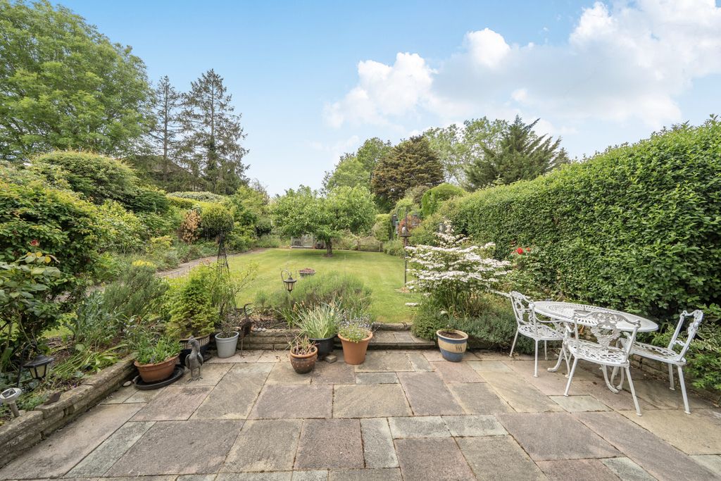 Property photo 2 of 22 1458110-12-6A05Cf...