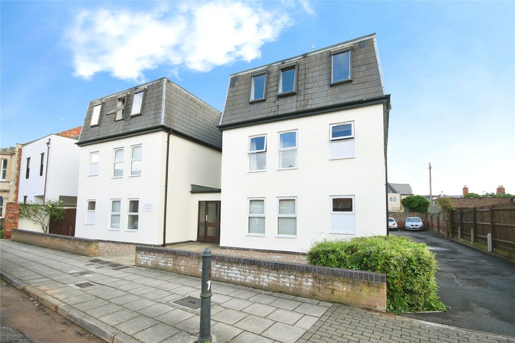 Property photo 2 of 9 Picture No. 11