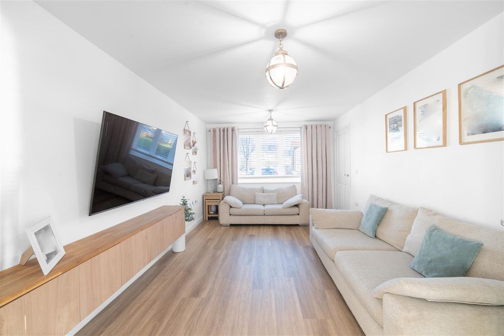 Property photo 3 of 22 Lounge-2.Jpg