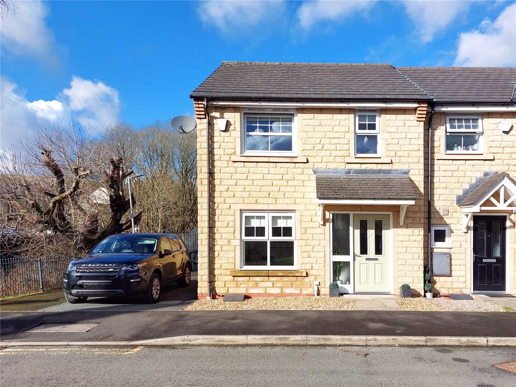 Property photo 1 of 27 Modern End Of Mews
