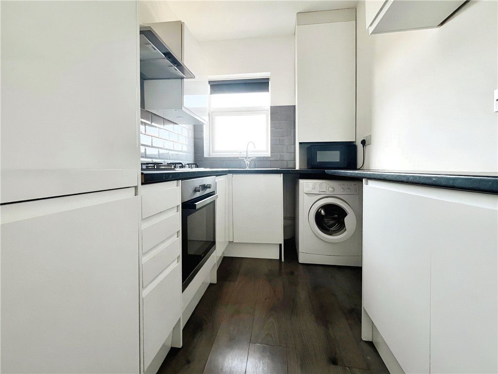 Property photo 3 of 9 Kitchen