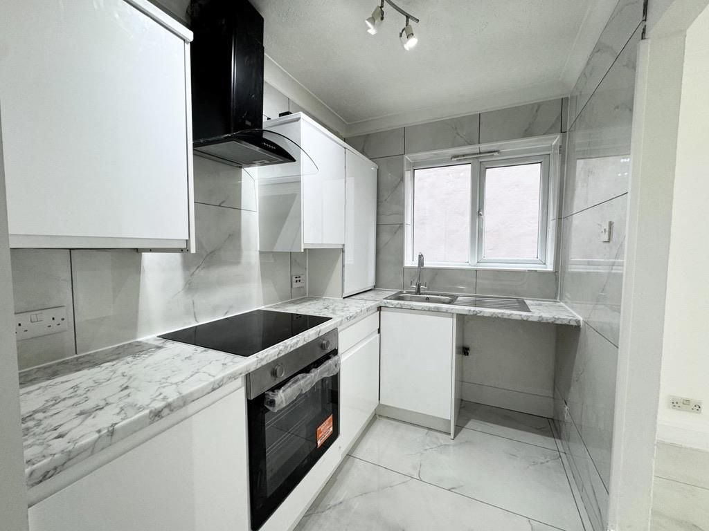 Property photo 2 of 8 Kitchen