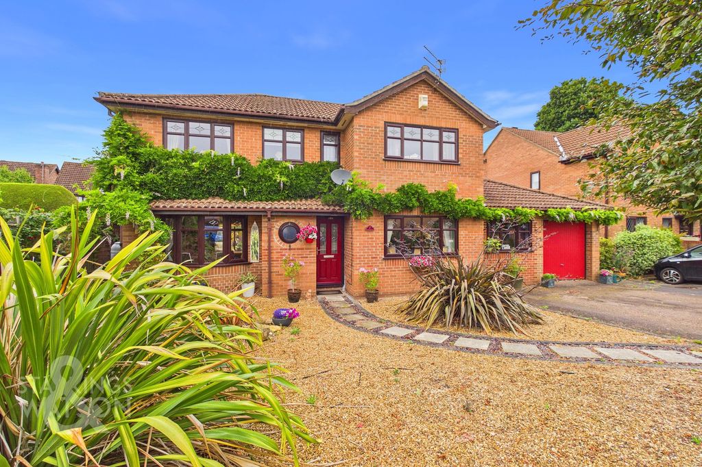 Property photo 1 of 37