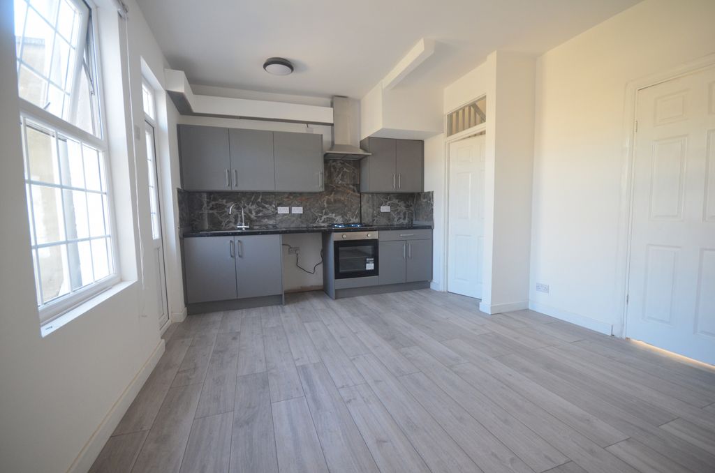 Property photo 3 of 10 Kitchen &amp; Dinning