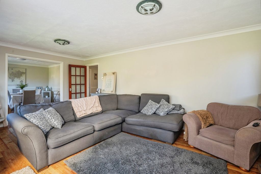 Property photo 3 of 16 Pbox-Img.Jpg