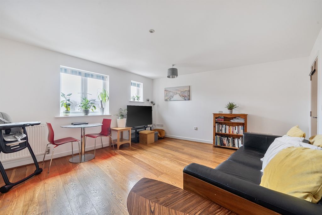 Property photo 3 of 12