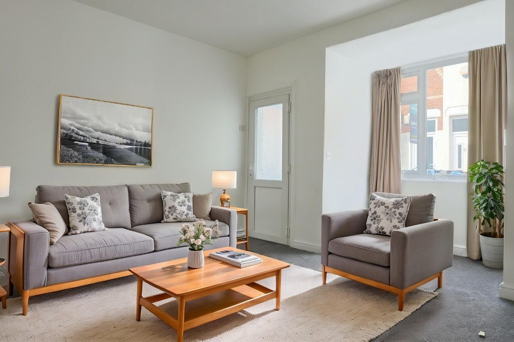 Property photo 2 of 7 4181745