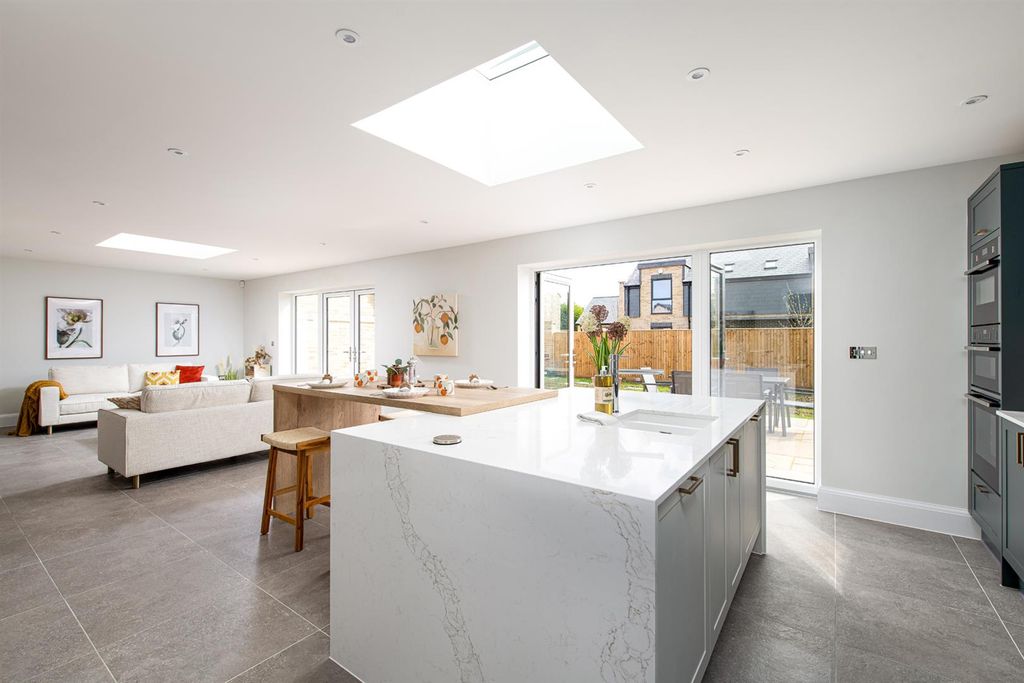 Property photo 3 of 14 Kitchen_6.Jpg