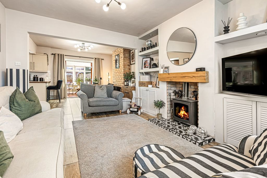 Property photo 2 of 22