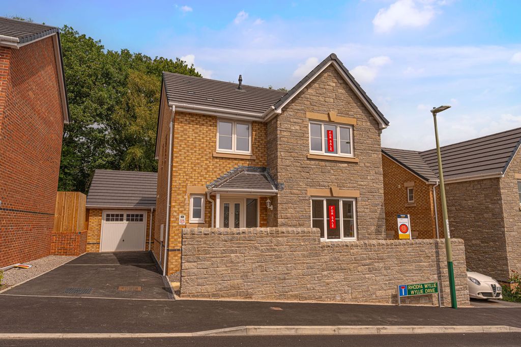 Property photo 1 of 35