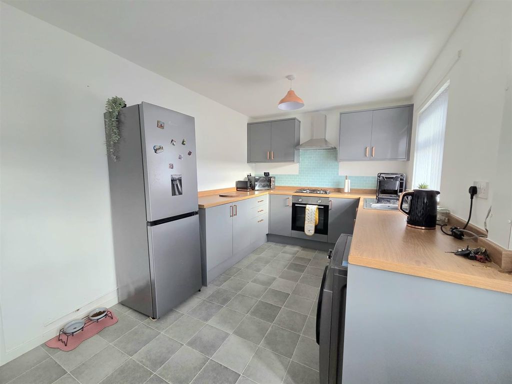 Property photo 2 of 21 0A534E4d-20Fa-472c-Bdcb-83B69d6842F9.Jpg