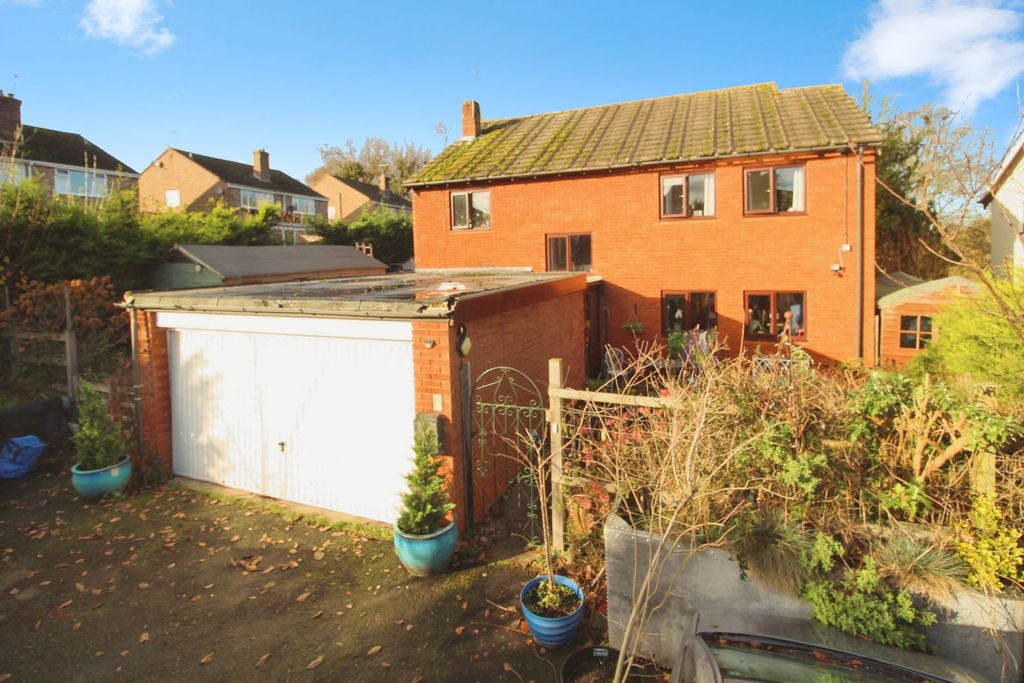 Property photo 1 of 34