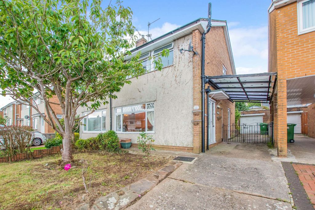 Property photo 1 of 9