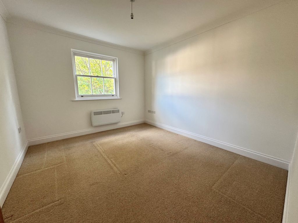 Property photo 2 of 8 Gallery