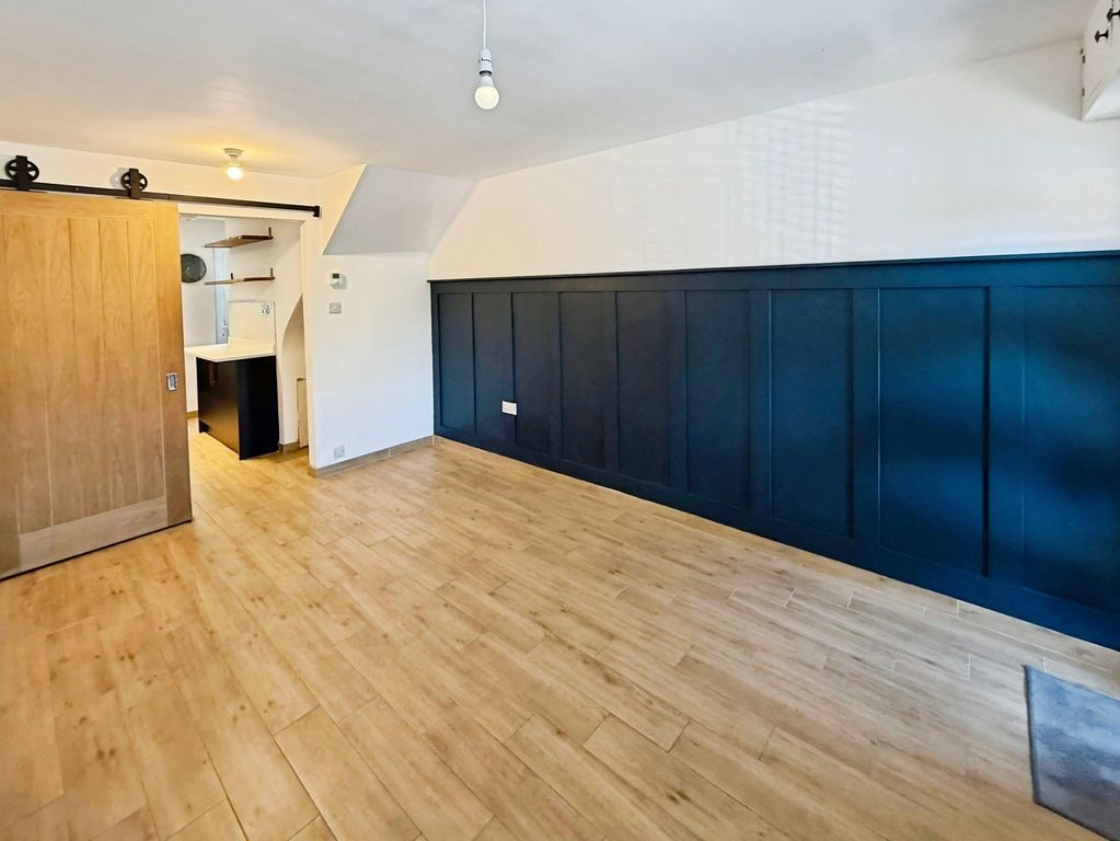 Property photo 2 of 26