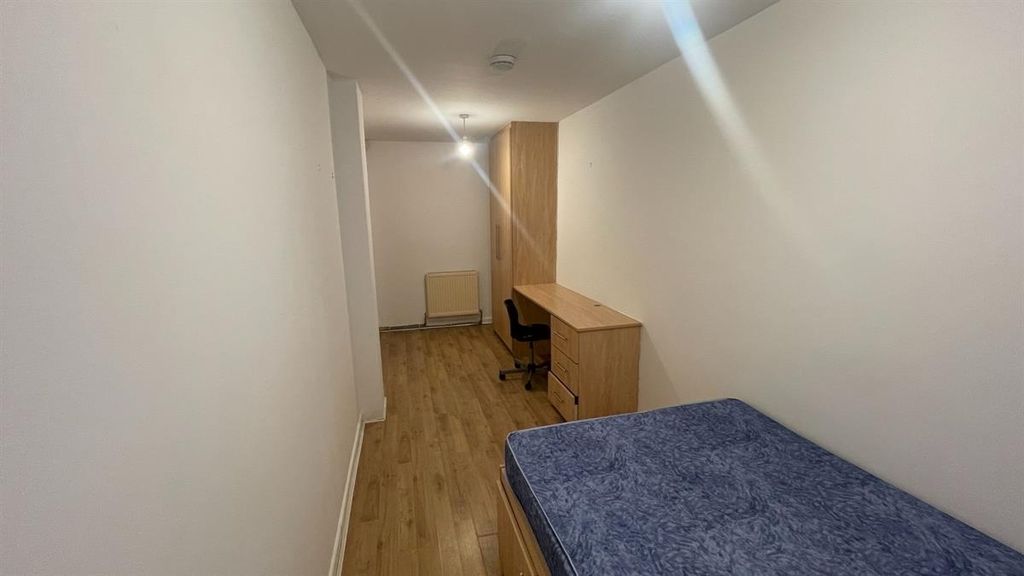 Property photo 2 of 14 A Tidy Single Bedroom Featuring A Single Bed, A Wi...