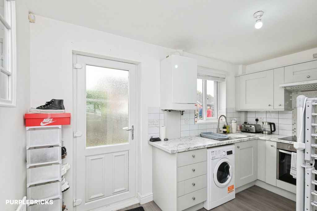 Property photo 3 of 15 Kitchen