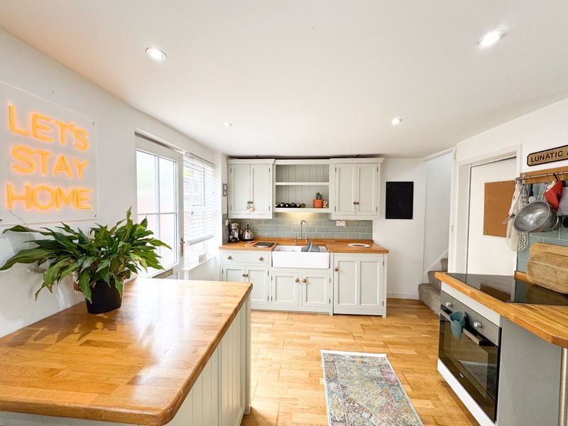 Property photo 2 of 14 Kitchen
