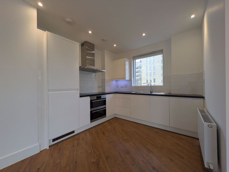 Property photo 3 of 8 Photo 4