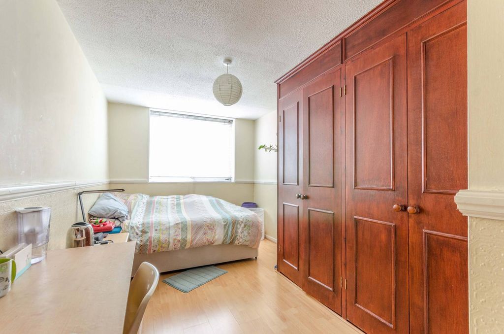 Property photo 3 of 5