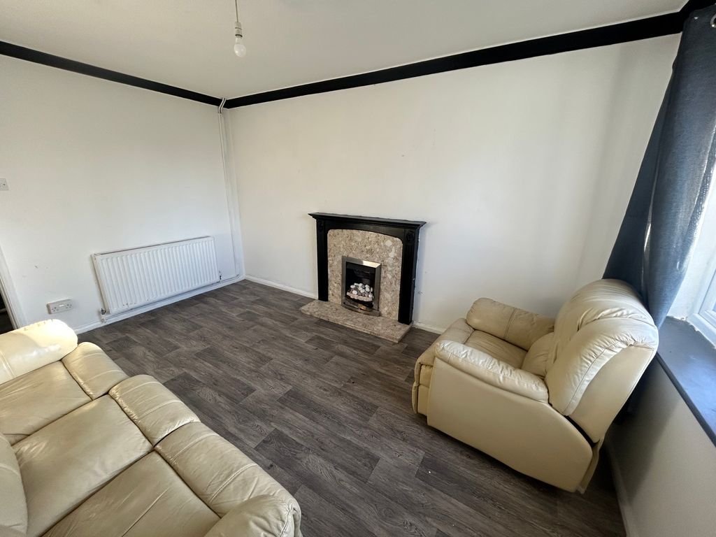 Property photo 2 of 8 Image