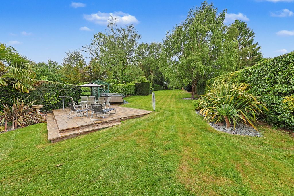 Property photo 2 of 72 Garden