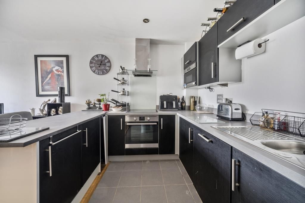 Property photo 2 of 18 Kitchen