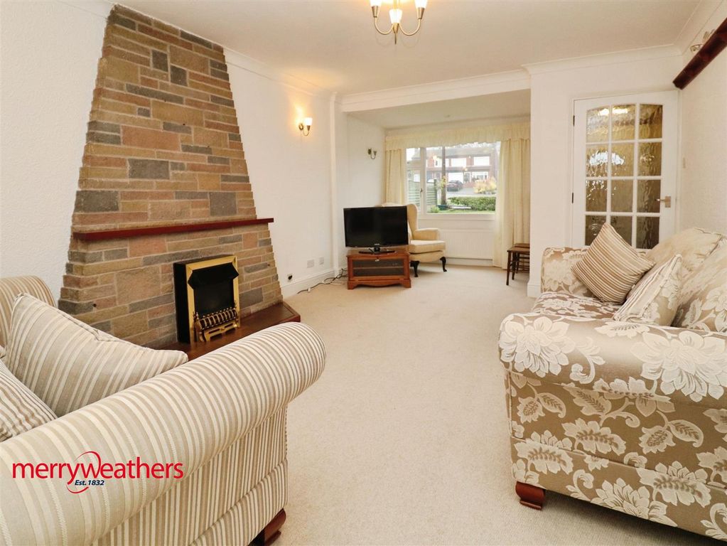 Property photo 3 of 20 Lounge