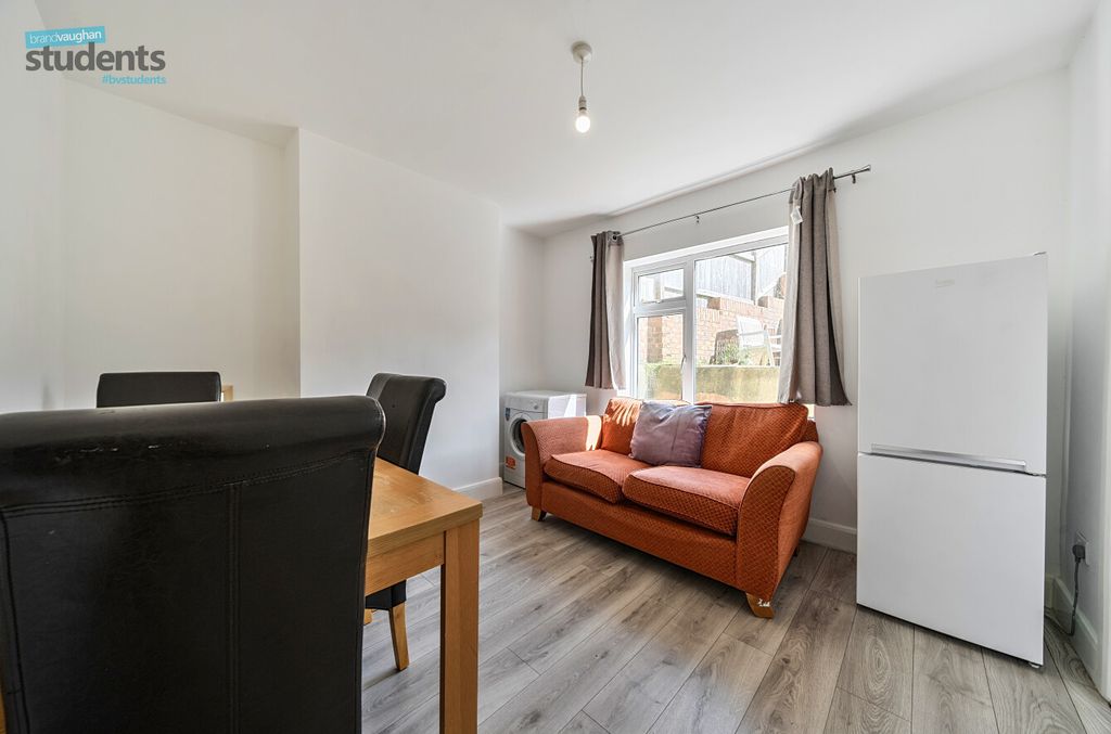 Property photo 2 of 8 8729E49d-F74B-4d4...