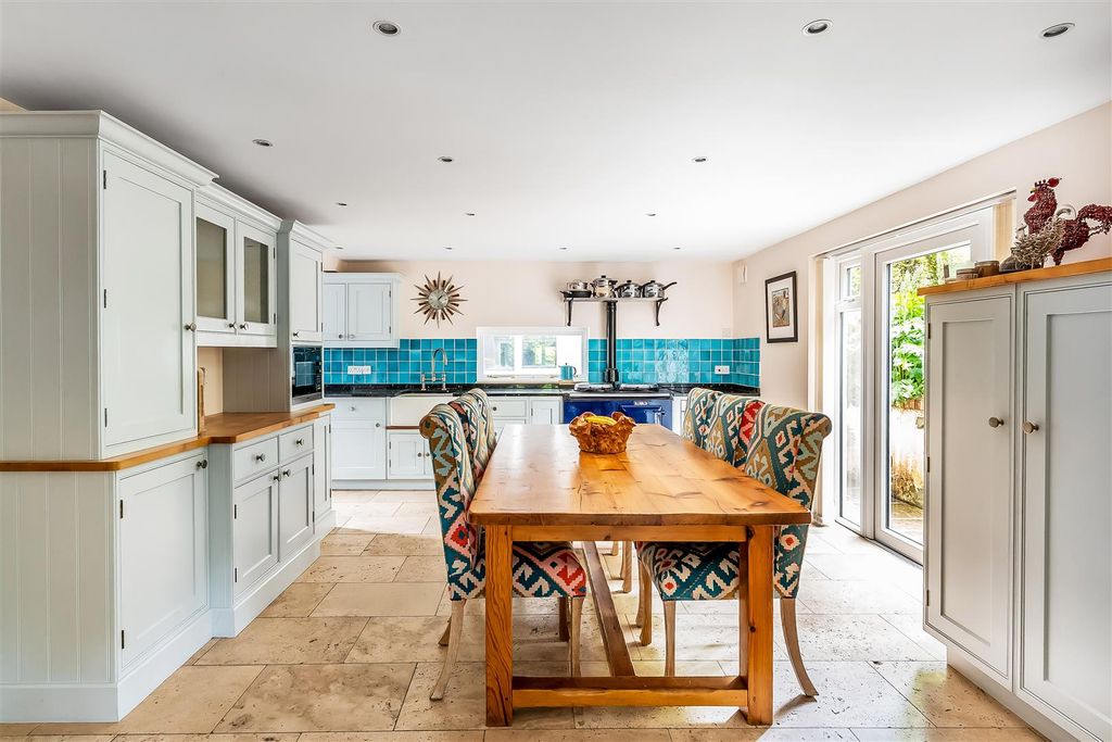 Property photo 3 of 29 Bowstones, Tower Hill - Kitchen.Jpg