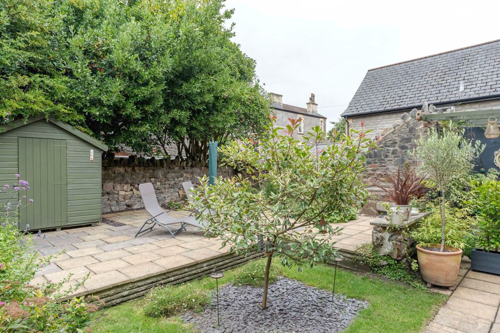 Property photo 3 of 24 Photo 21