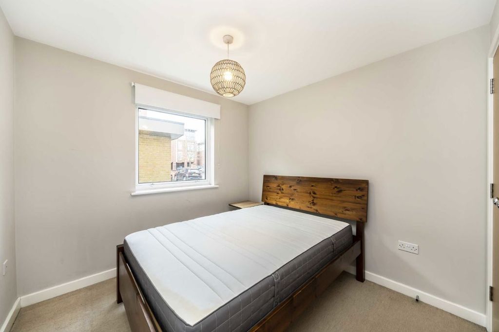 Property photo 3 of 6