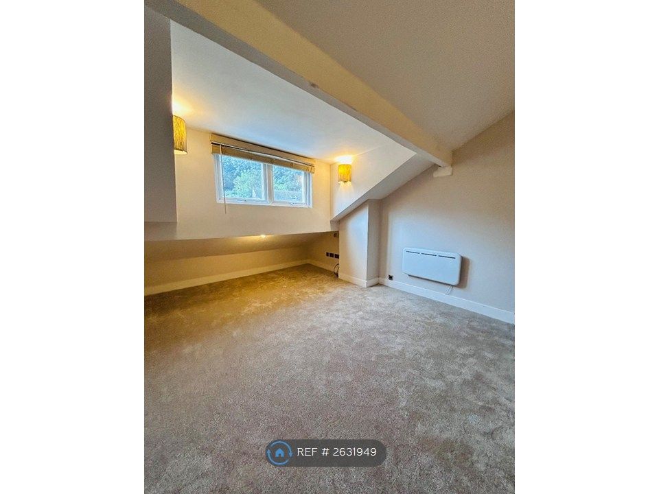 Property photo 2 of 8 Bedroom