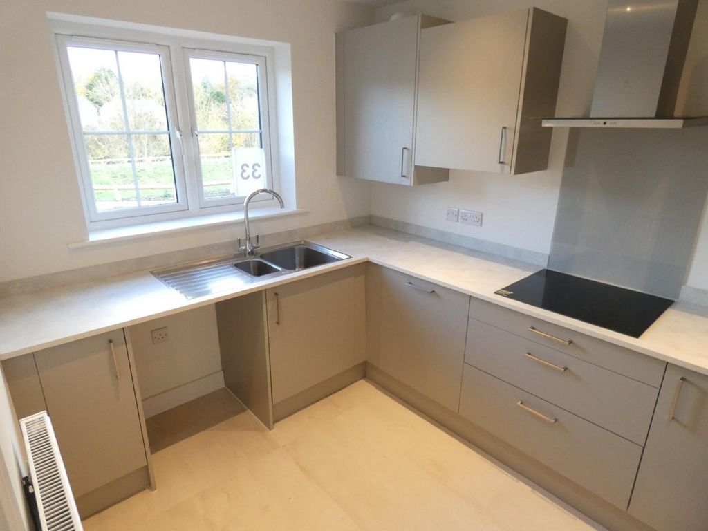 Property photo 2 of 18 Kitchen