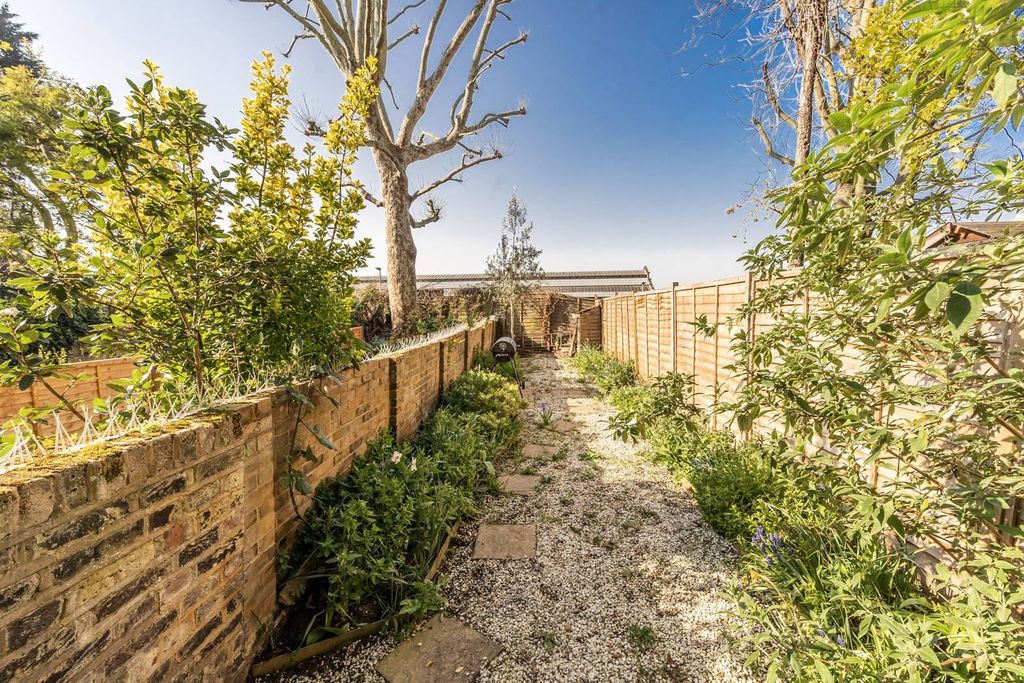 Property photo 3 of 12