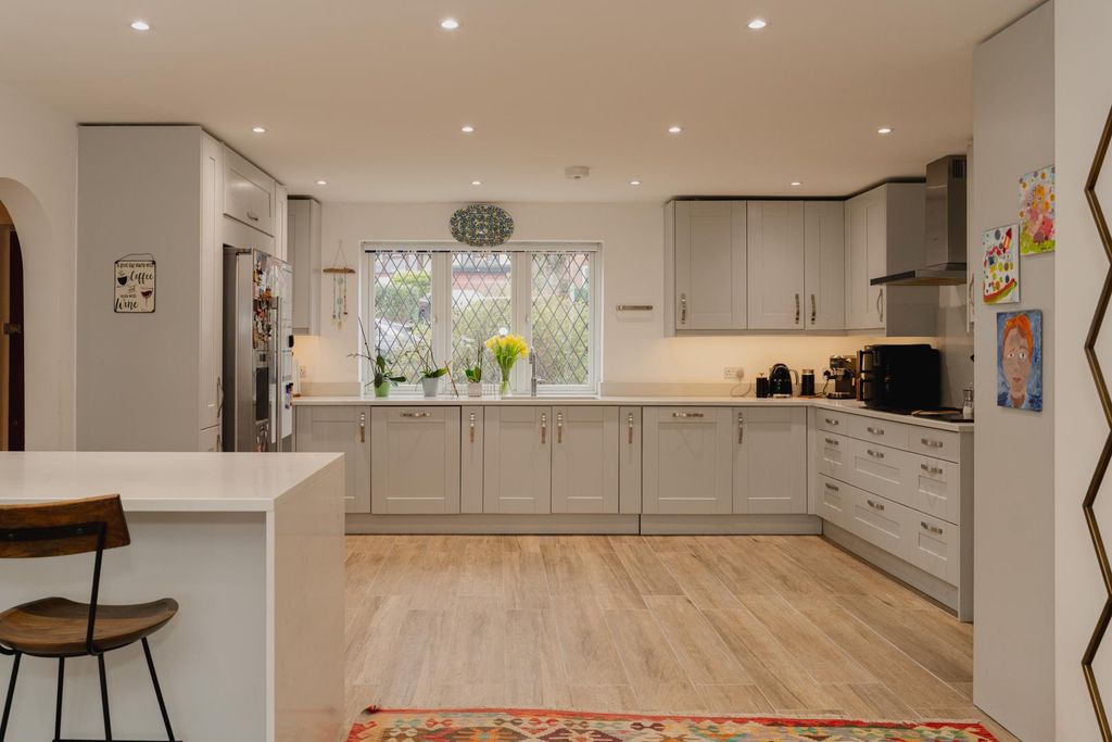 Property photo 3 of 26 Rightmove 18.Jpg