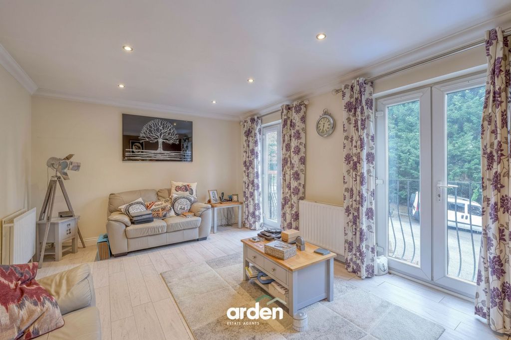 Property photo 2 of 11