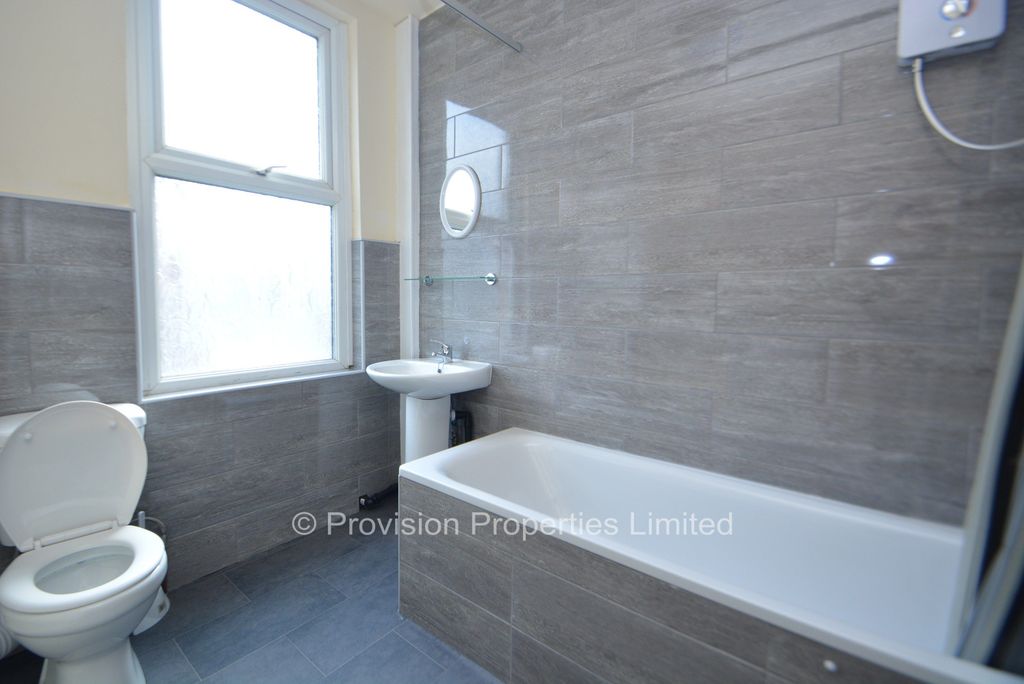 Property photo 3 of 12 Photo